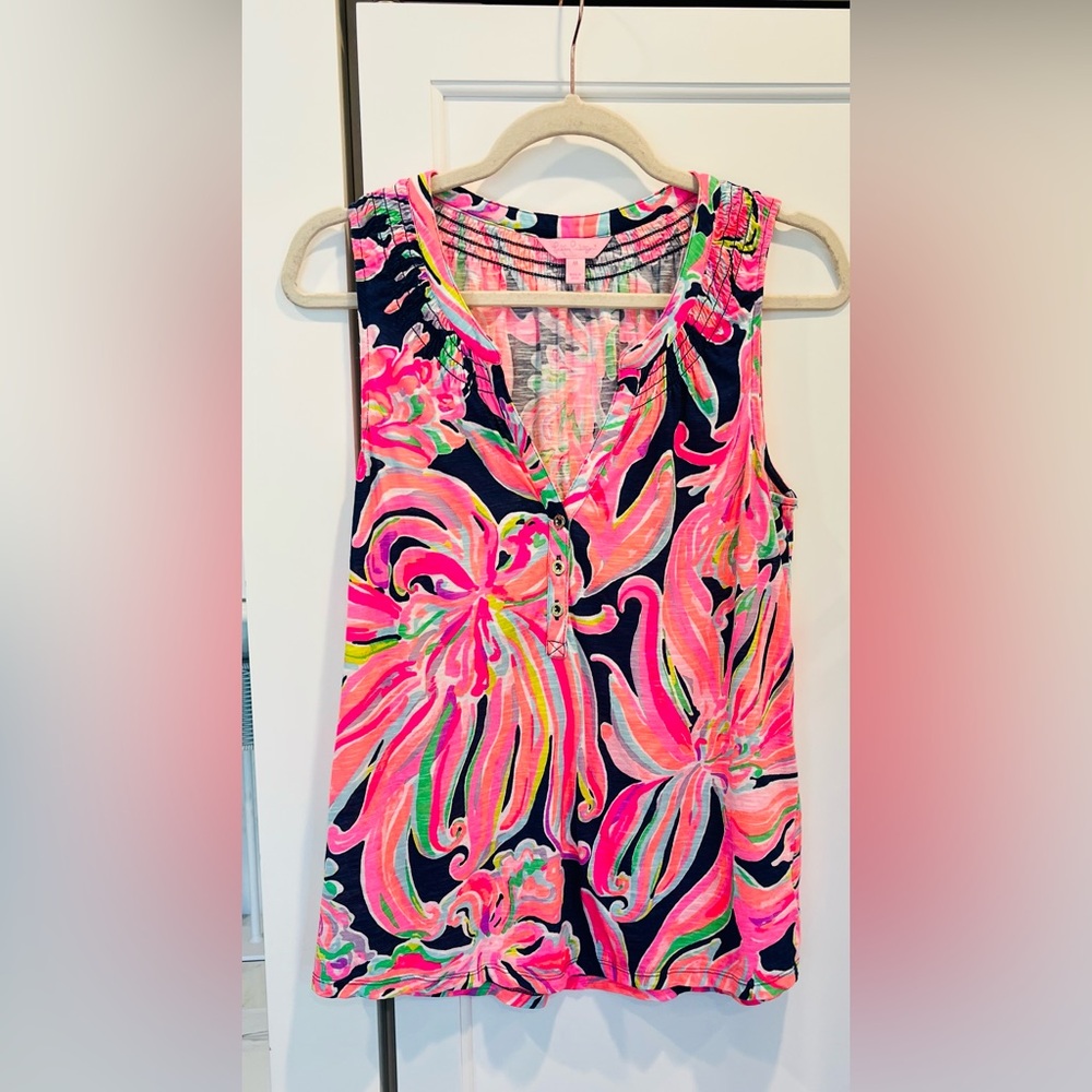 LILLY PULITZER sleeveless ESSIE TOP in BANANA FLAMBÉ, Sz M •LIKE NEW•